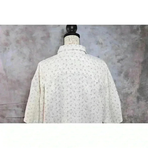 Lord & Taylor 100% silk cream w/ grey/blue pattern size Men's Large button down - Picture 6 of 9